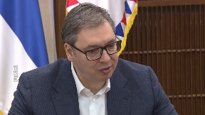 Vučić pažljivo saslušao Rome